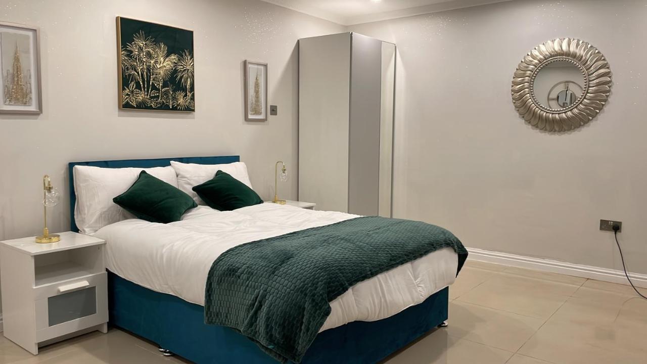 Luxury Studio Apartment Harrow on the Hill Bagian luar foto