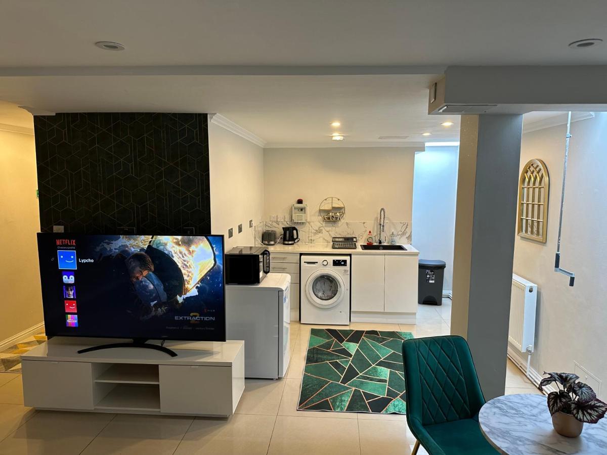 Luxury Studio Apartment Harrow on the Hill Bagian luar foto