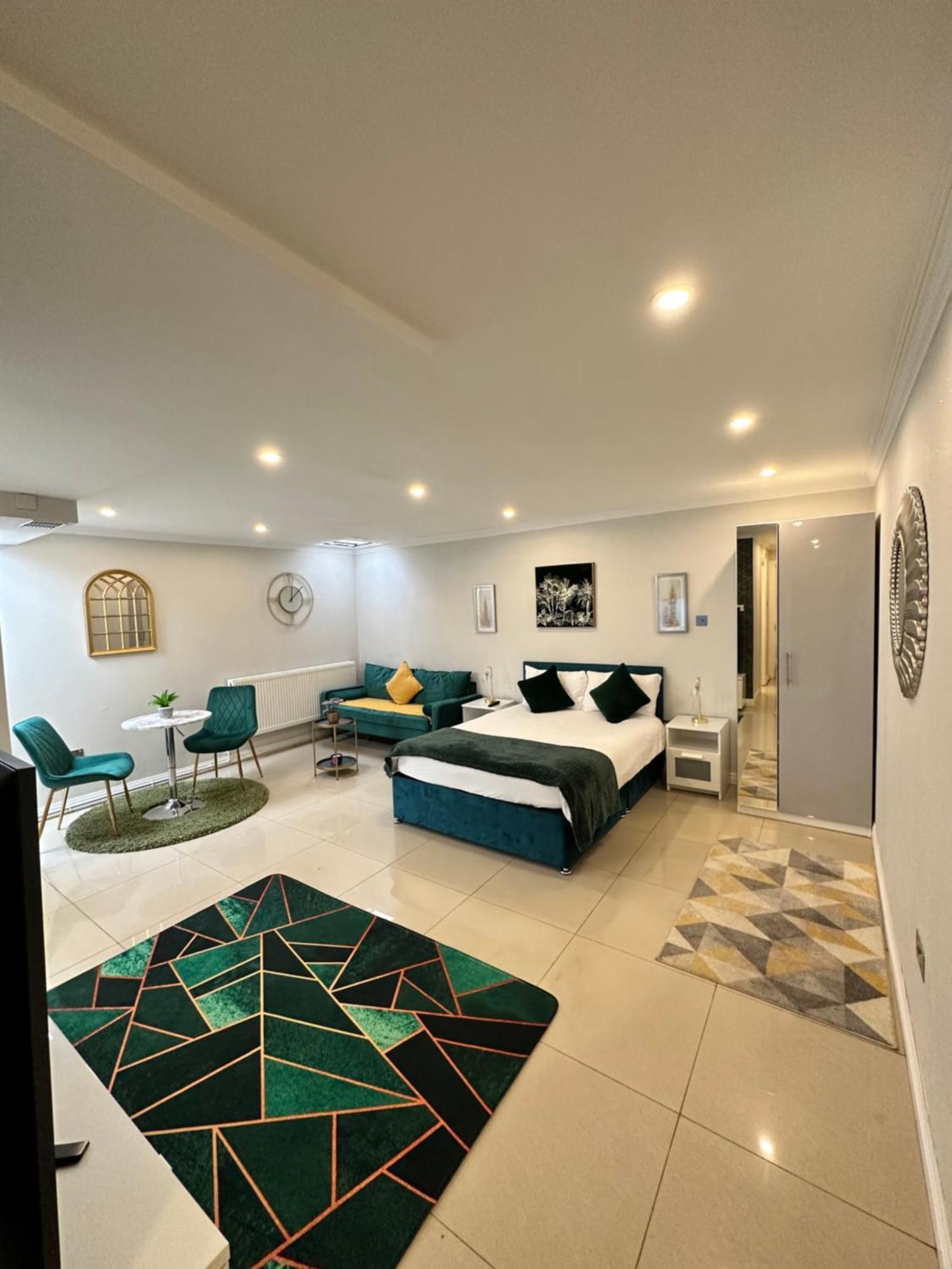 Luxury Studio Apartment Harrow on the Hill Bagian luar foto