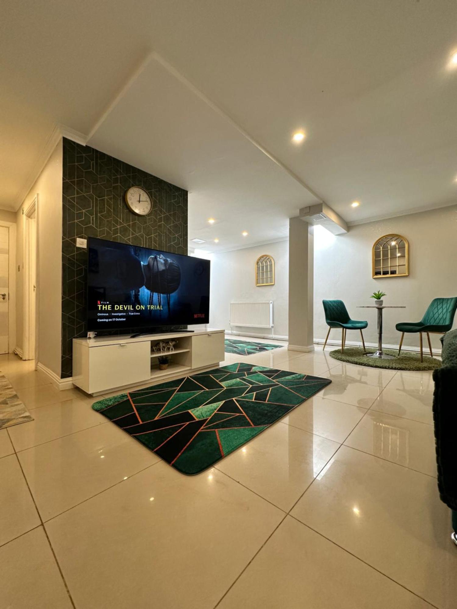 Luxury Studio Apartment Harrow on the Hill Bagian luar foto