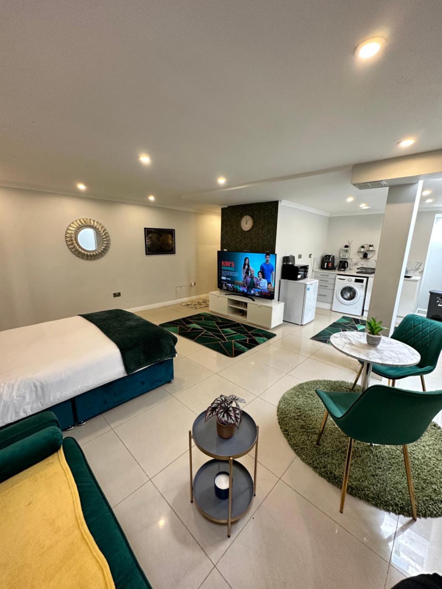 Luxury Studio Apartment Harrow on the Hill Bagian luar foto