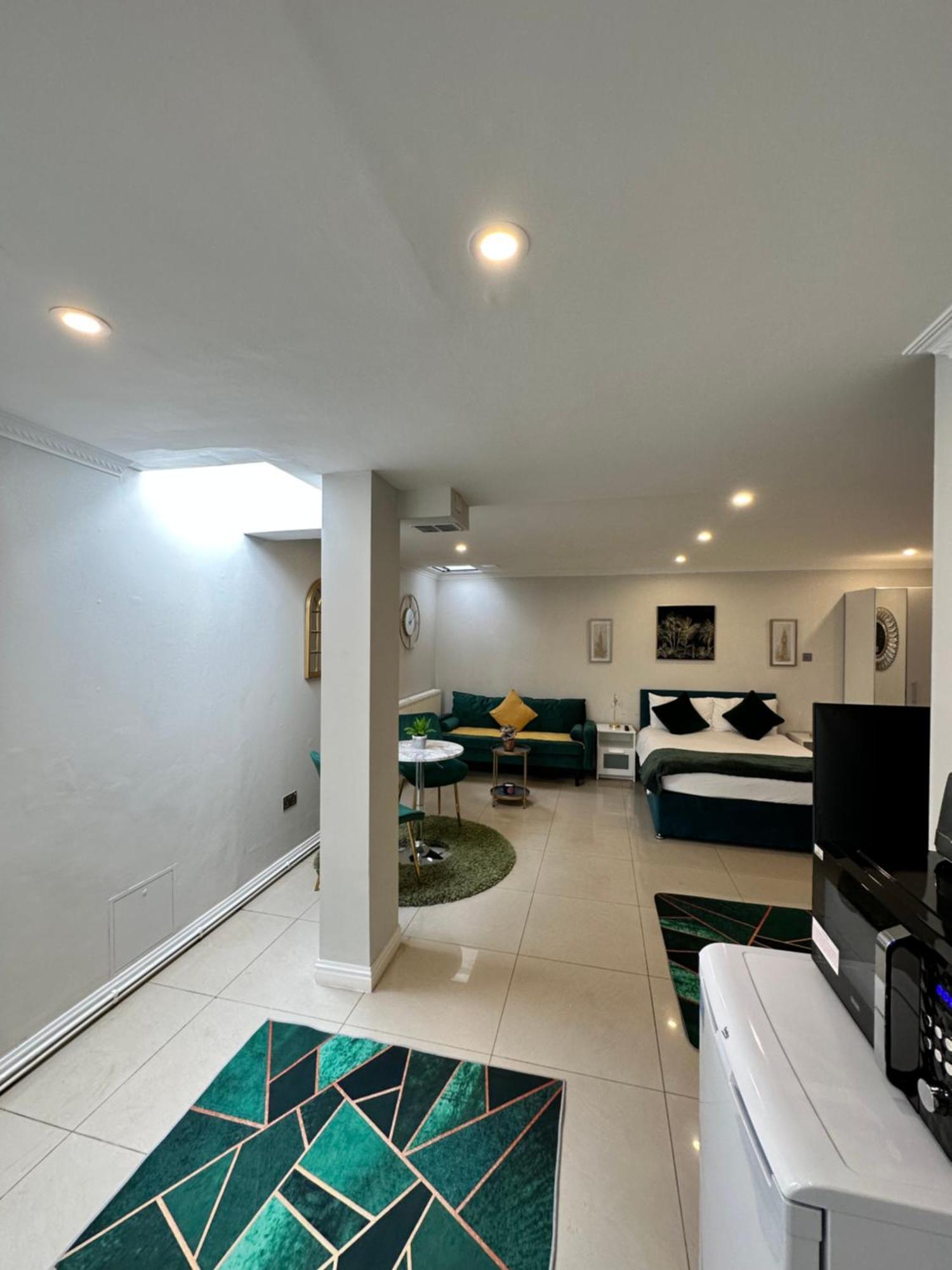 Luxury Studio Apartment Harrow on the Hill Bagian luar foto