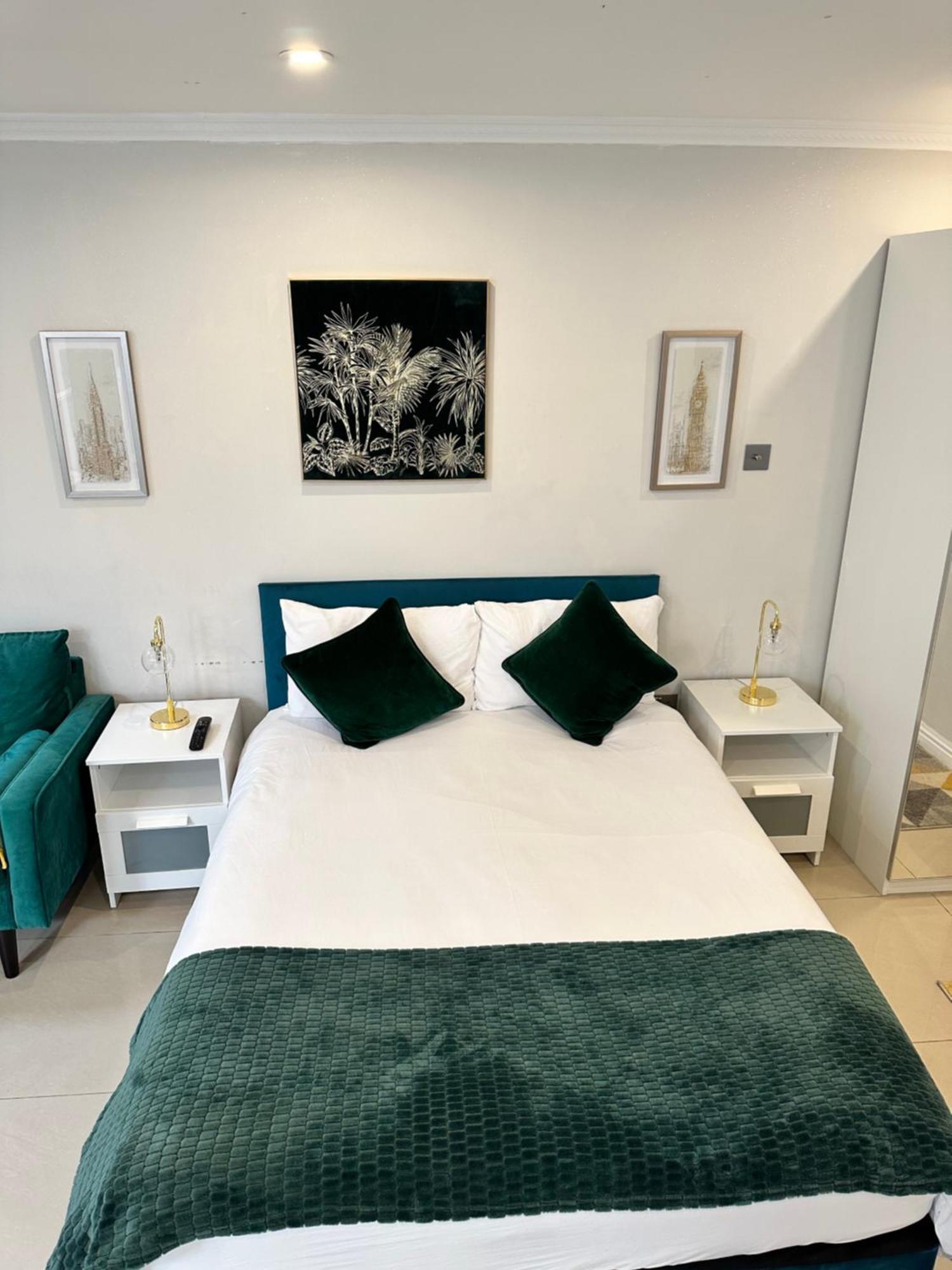 Luxury Studio Apartment Harrow on the Hill Bagian luar foto