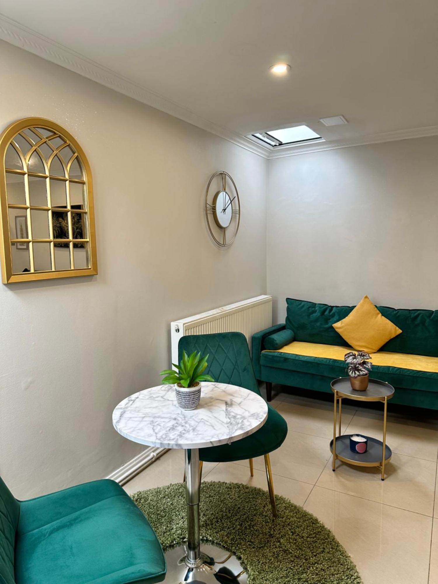 Luxury Studio Apartment Harrow on the Hill Bagian luar foto