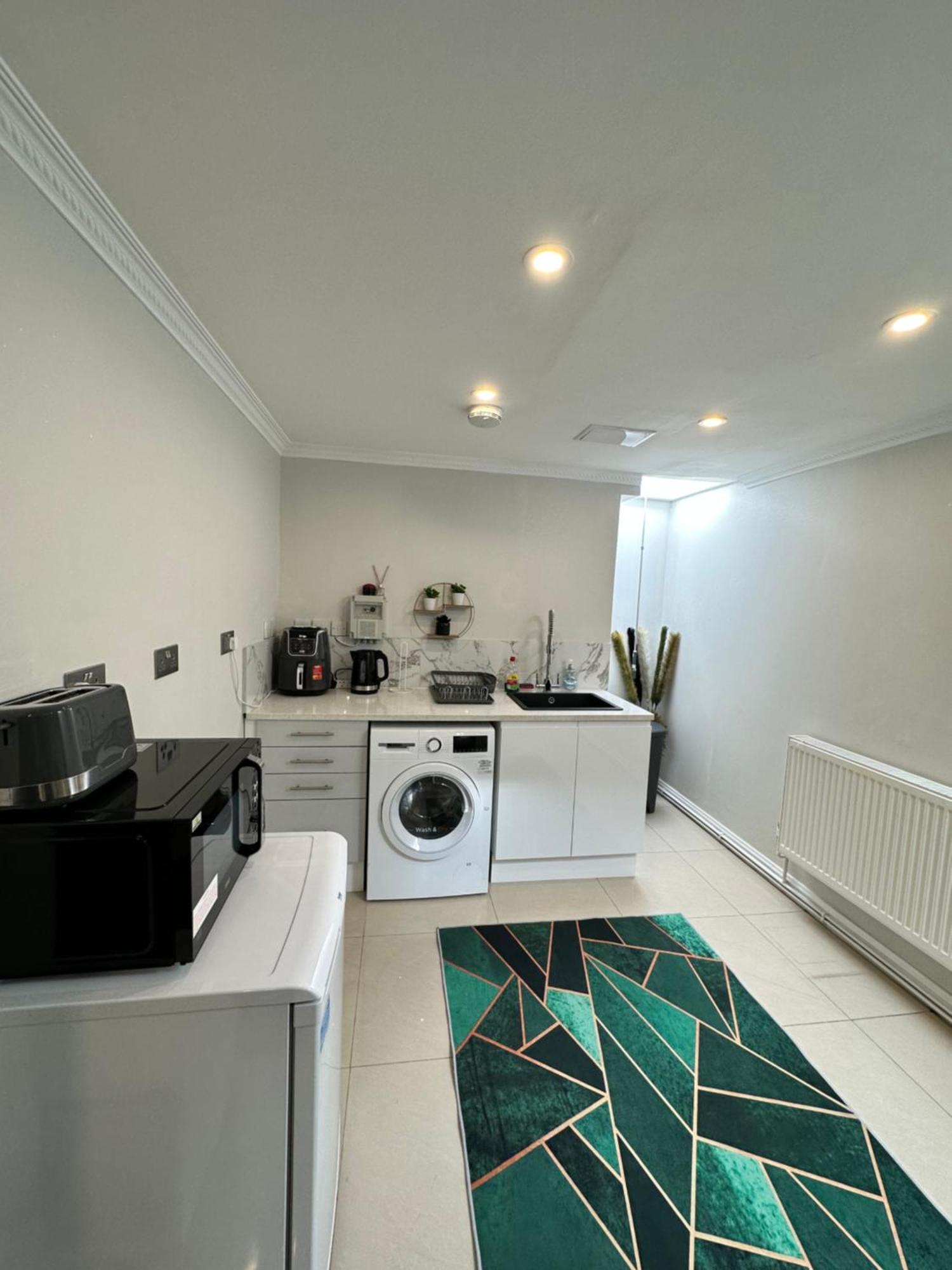 Luxury Studio Apartment Harrow on the Hill Bagian luar foto