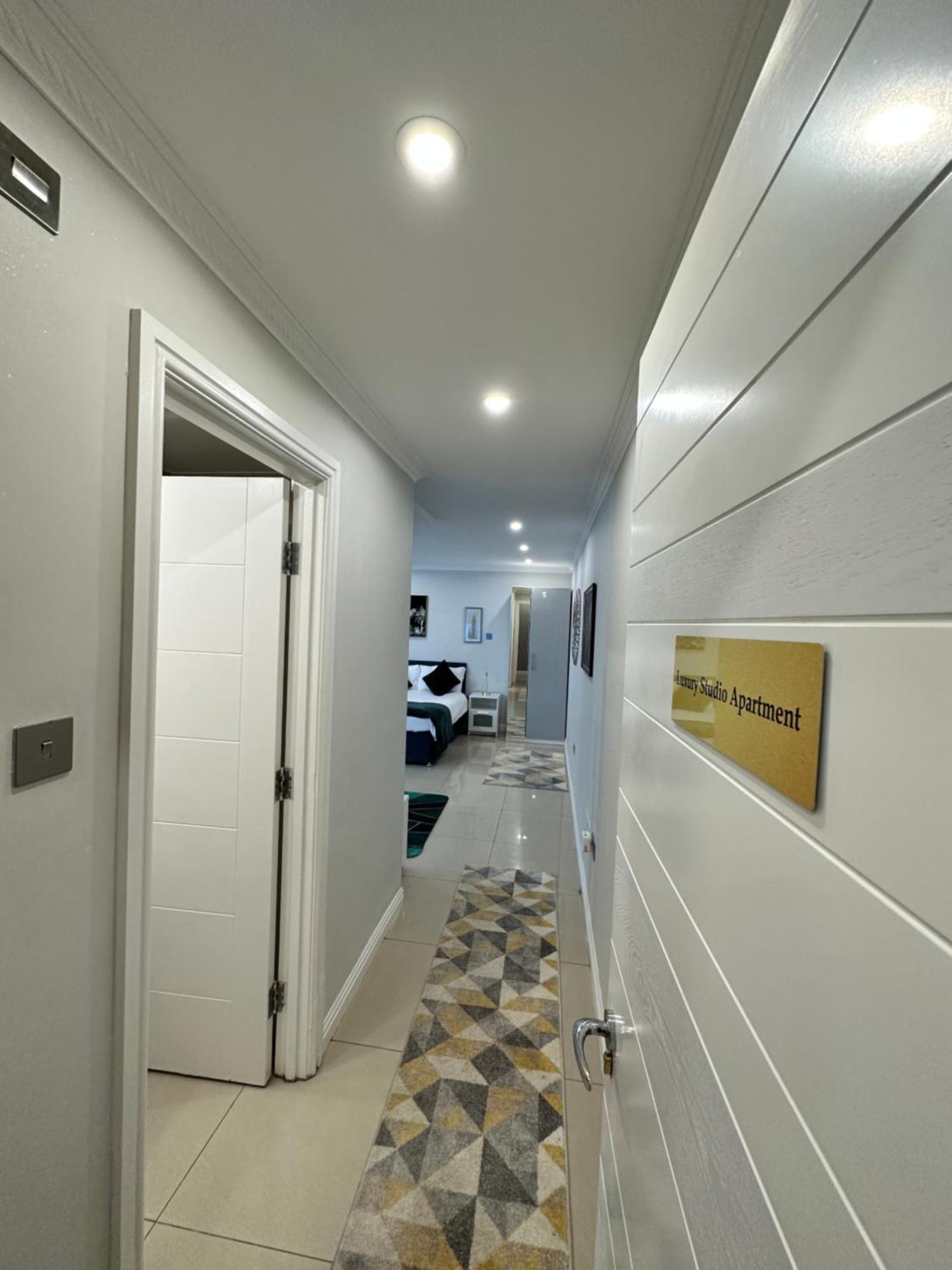 Luxury Studio Apartment Harrow on the Hill Bagian luar foto