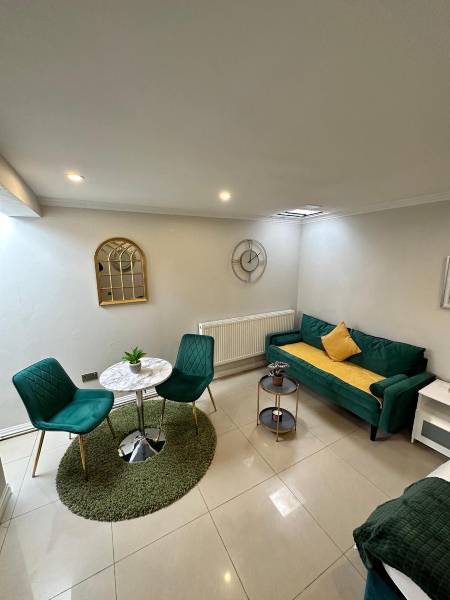 Luxury Studio Apartment Harrow on the Hill Bagian luar foto