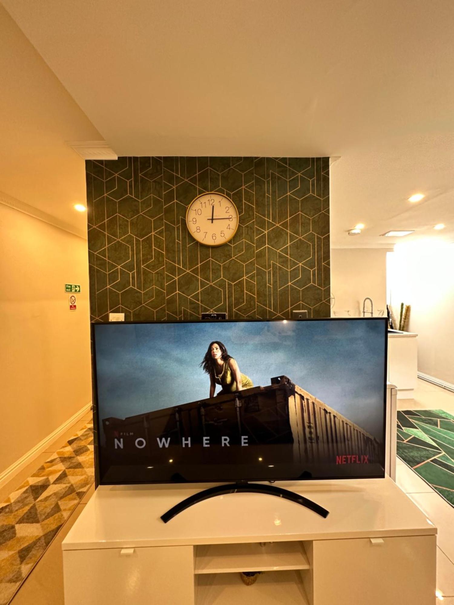 Luxury Studio Apartment Harrow on the Hill Bagian luar foto