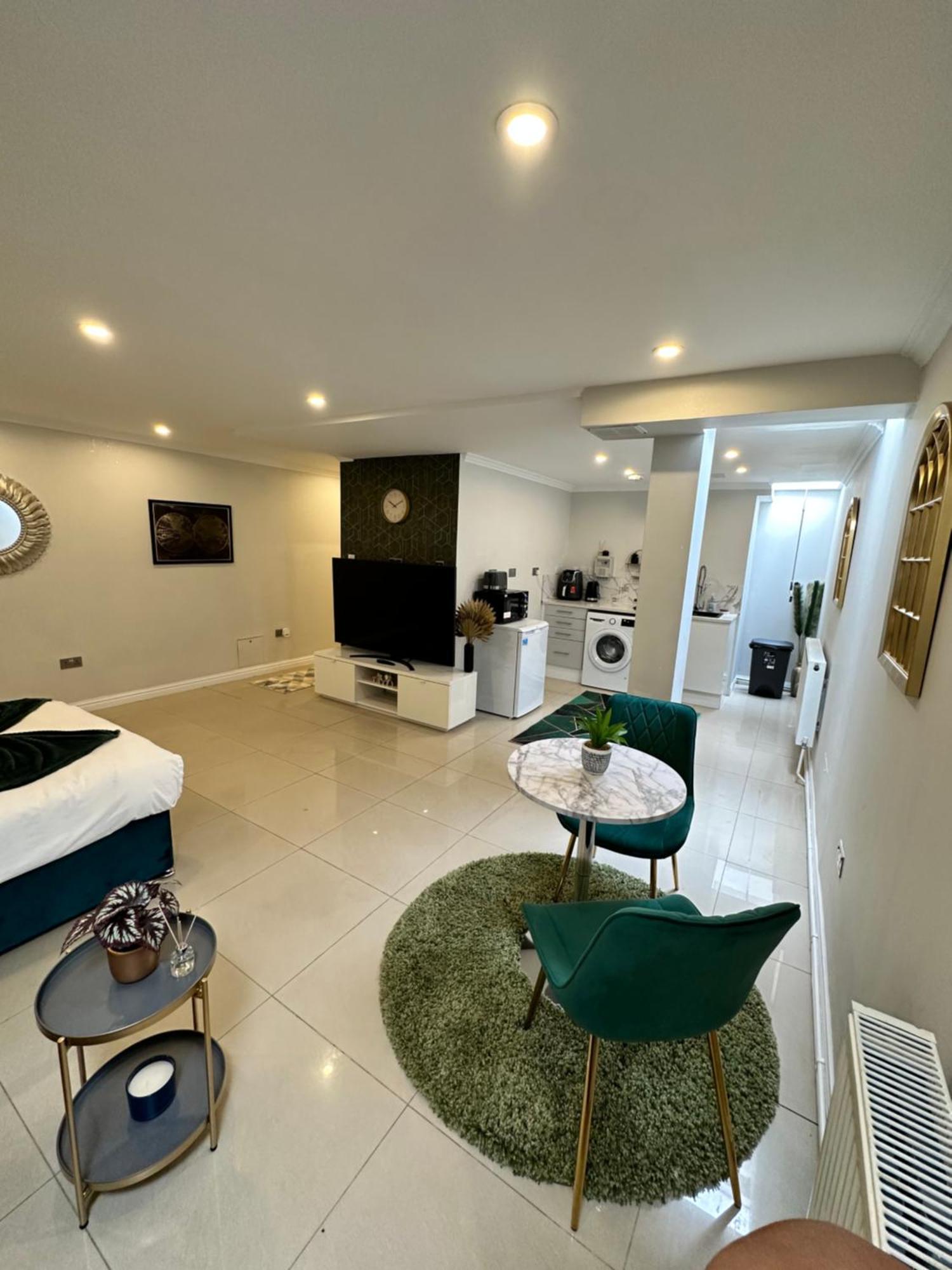 Luxury Studio Apartment Harrow on the Hill Bagian luar foto