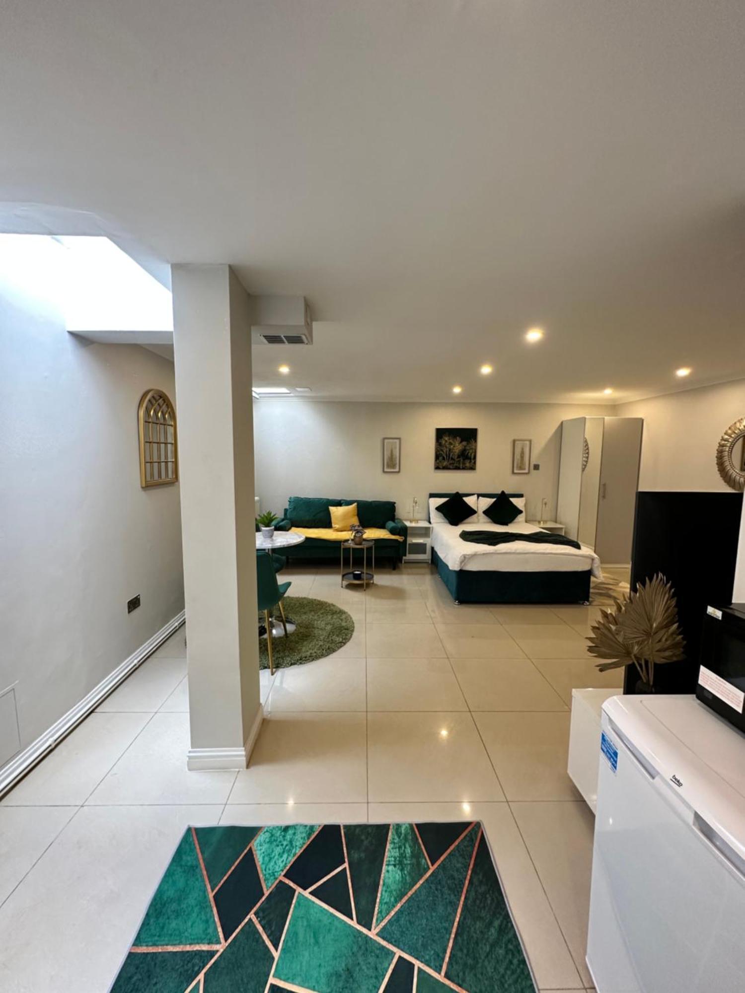 Luxury Studio Apartment Harrow on the Hill Bagian luar foto