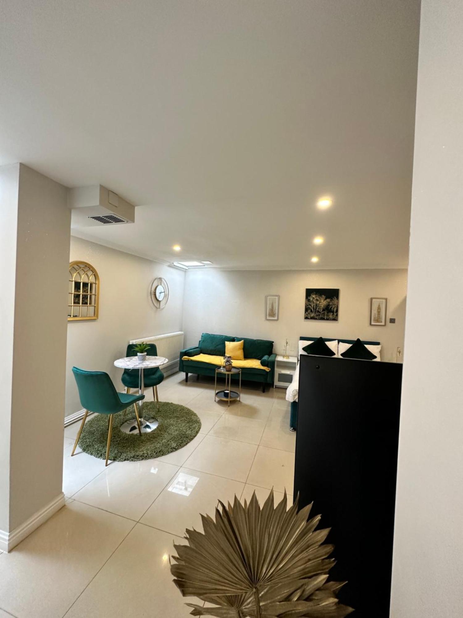Luxury Studio Apartment Harrow on the Hill Bagian luar foto