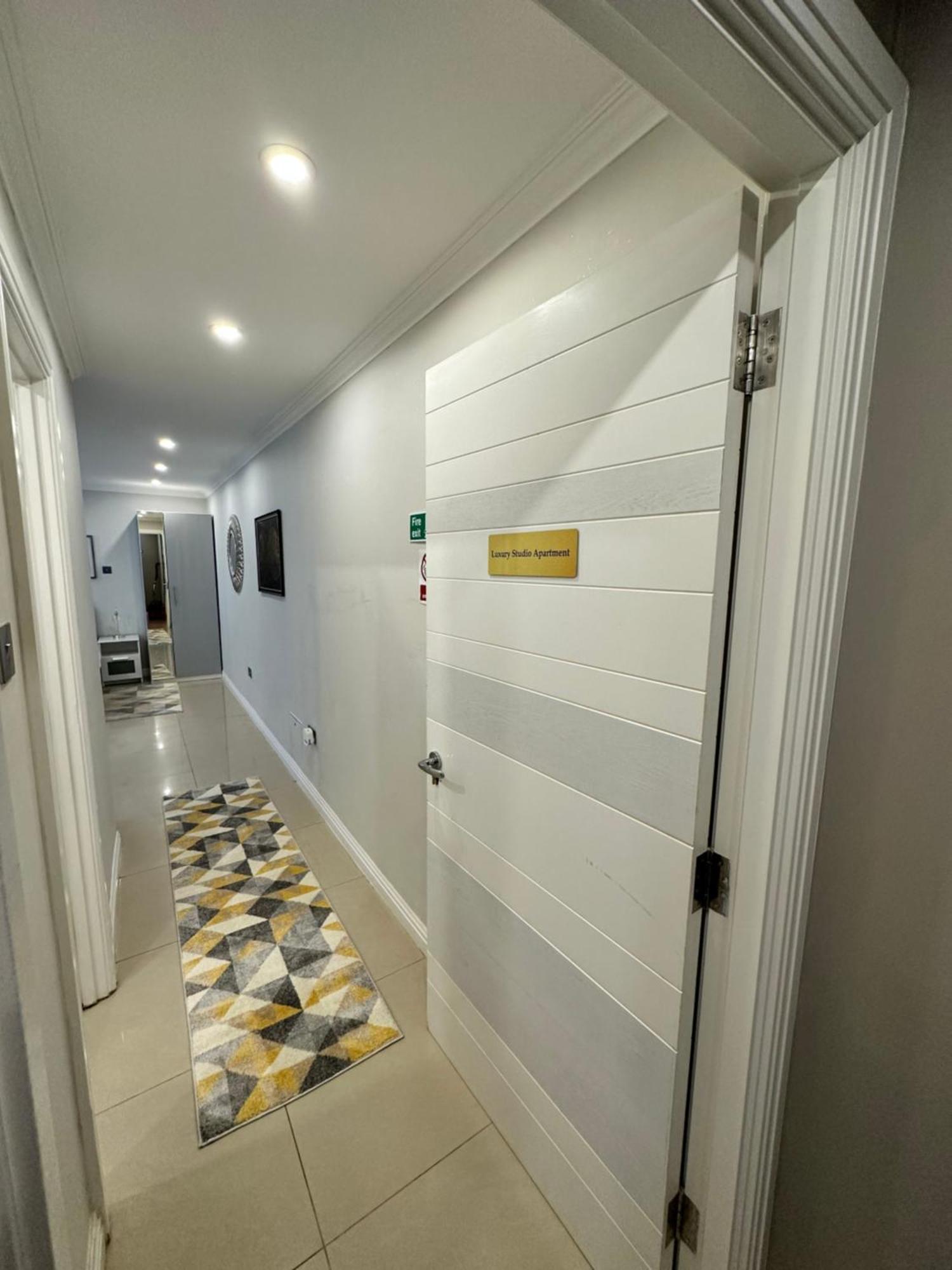 Luxury Studio Apartment Harrow on the Hill Bagian luar foto