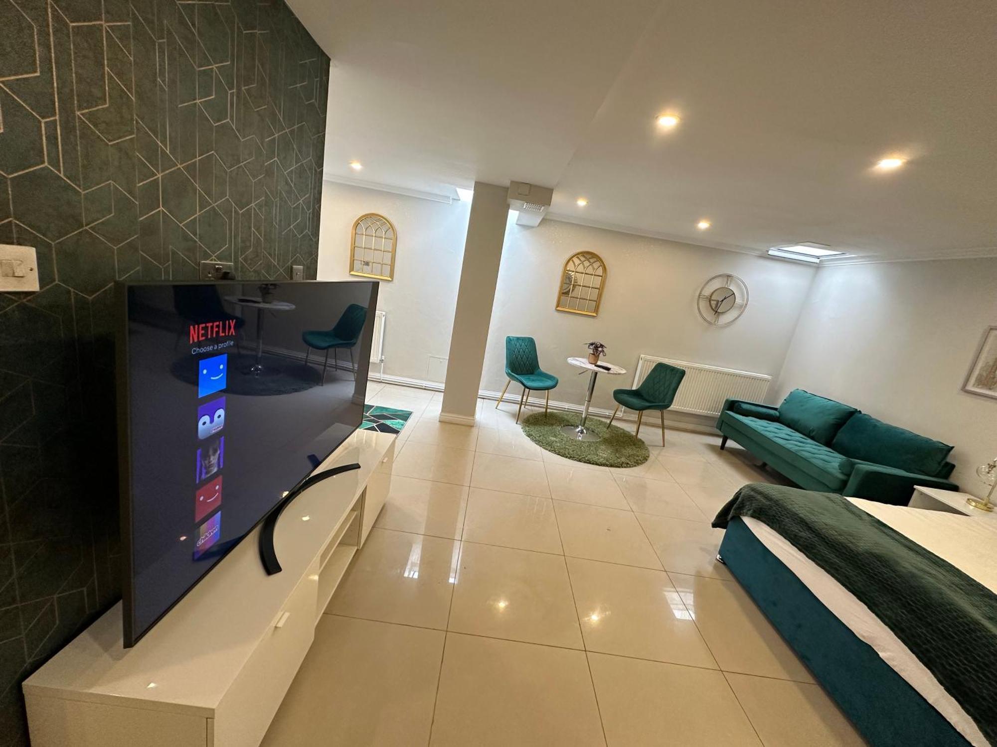 Luxury Studio Apartment Harrow on the Hill Bagian luar foto