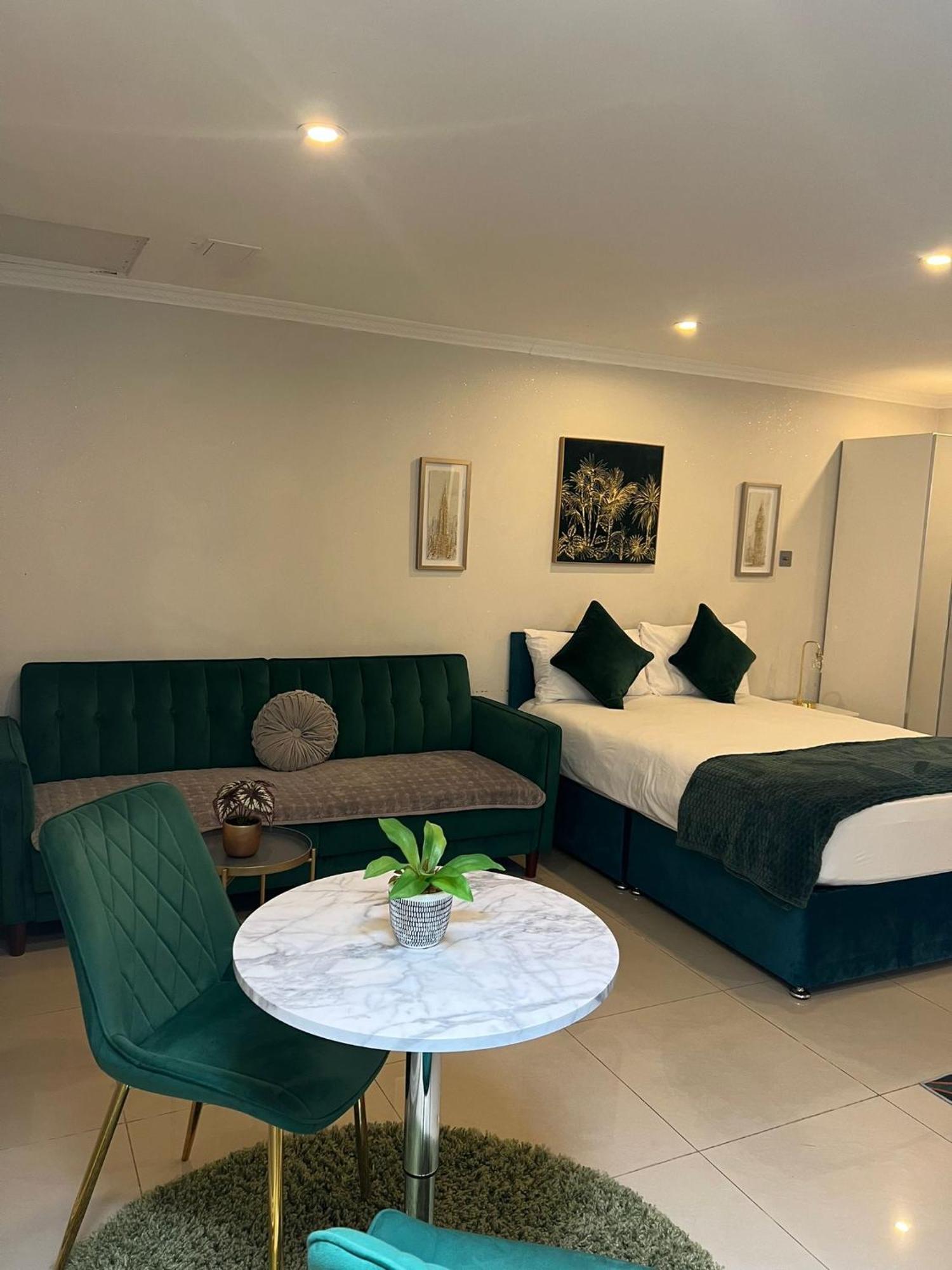 Luxury Studio Apartment Harrow on the Hill Bagian luar foto