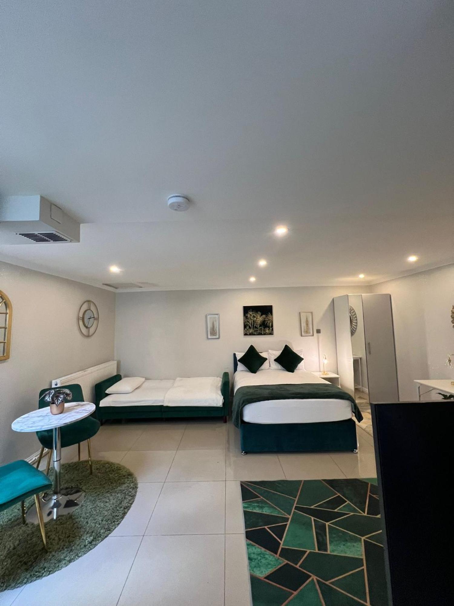 Luxury Studio Apartment Harrow on the Hill Bagian luar foto