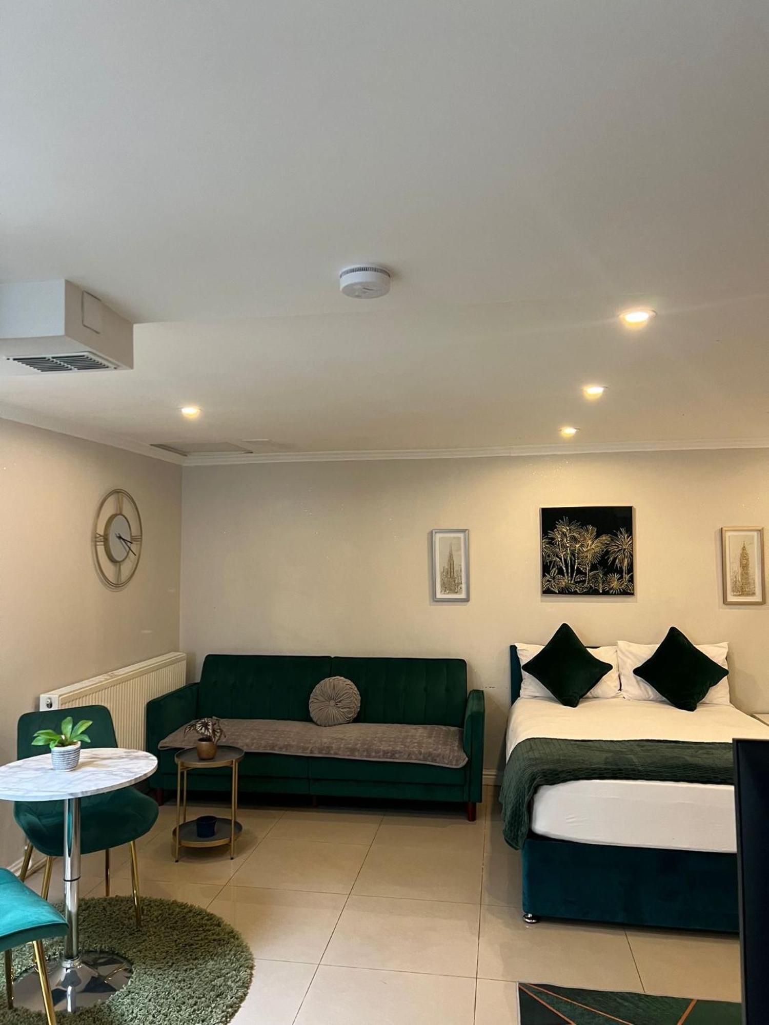 Luxury Studio Apartment Harrow on the Hill Bagian luar foto